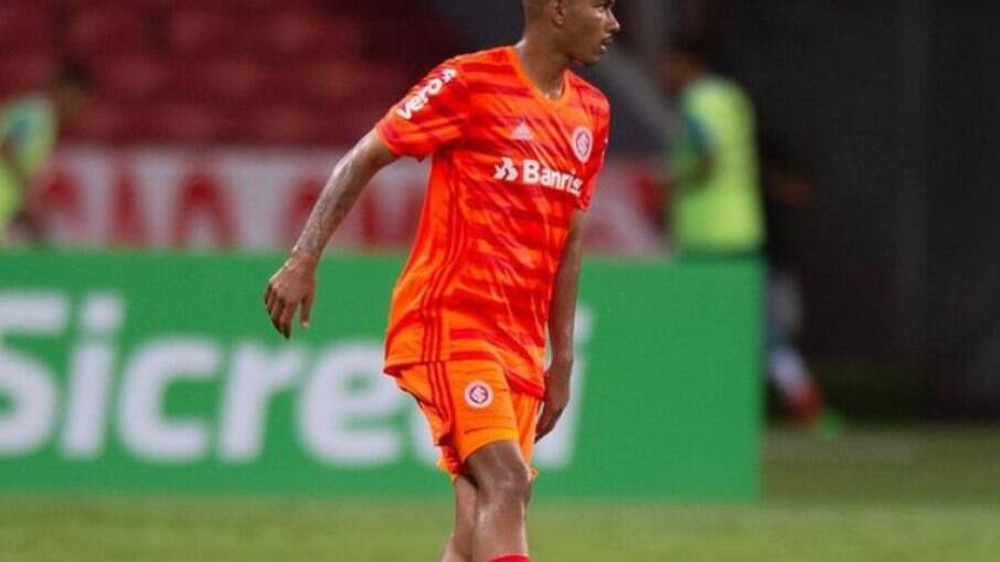 Lucas Vital na estreia pelo time profissional do Colorado em partida contra o Juventude pelo Campeonato Gaúcho deste ano. Lucas Vital na estreia pelo time profissional do Colorado em partida contra o Juventude pelo Campeonato Gaúcho deste ano.