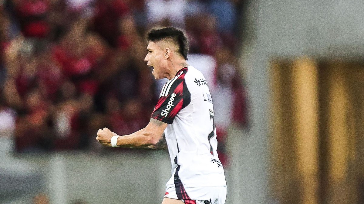 Luiz Araújo marcou um dos gols da goleada do Flamengo contra o Sport