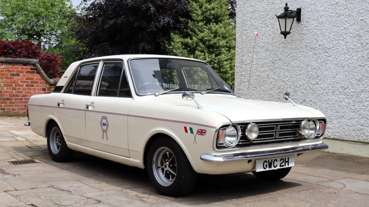 Ford Cortina pertenceu ao ex-jogador que era também presidente do Manchester City