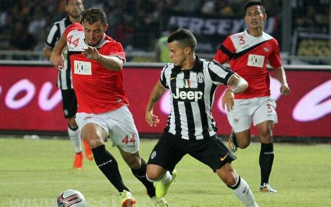 Reinaldo Lobo em ação contra a Juventus