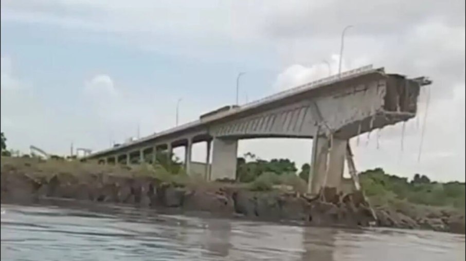 Ponte entre Tocantins e Maranhão caiu e derrubou 3 caminhões