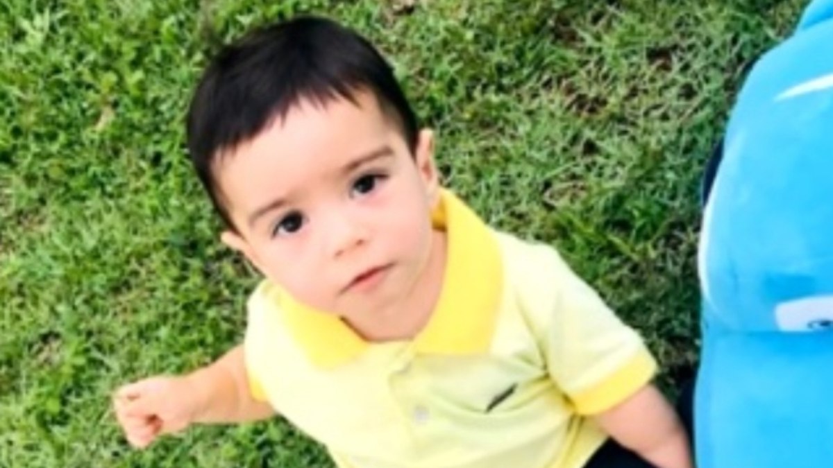 Dona de berçário deixa menino dentro de carro sob o sol; criança morreu