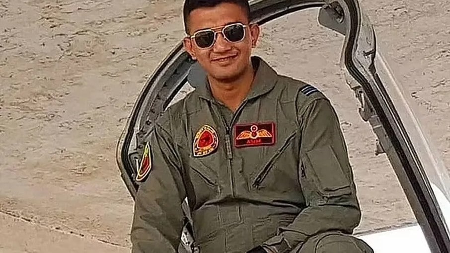O piloto Muhammad Asim Jawad morreu após acidente de avião