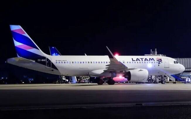 Após o acidente, o avião teve que retornar para o aeroporto em um pouso de emergência. 