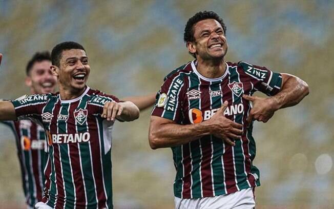 Fluminense vence o América-MG, sobe para sétimo, e mantém vivo o sonho da vaga na Libertadores