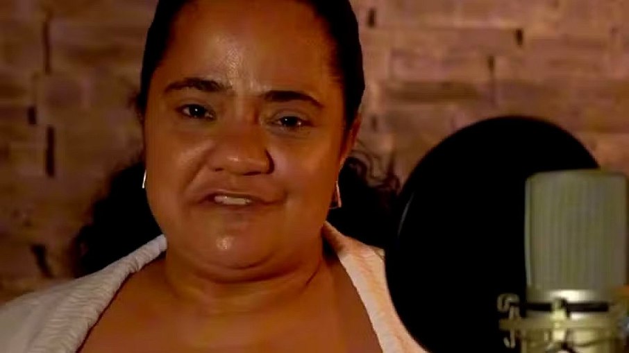 Débora Cruz interrompeu a carreira para tratar a saúde Débora Cruz interrompeu a carreira para tratar a saúde