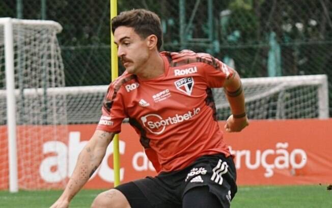 Gabriel inicia 2022 como titular do São Paulo e acirra disputa no meio