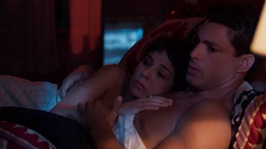 Christian/Renato decide largar tudo e ficar com Lara Christian/Renato decide largar tudo e ficar com Lara