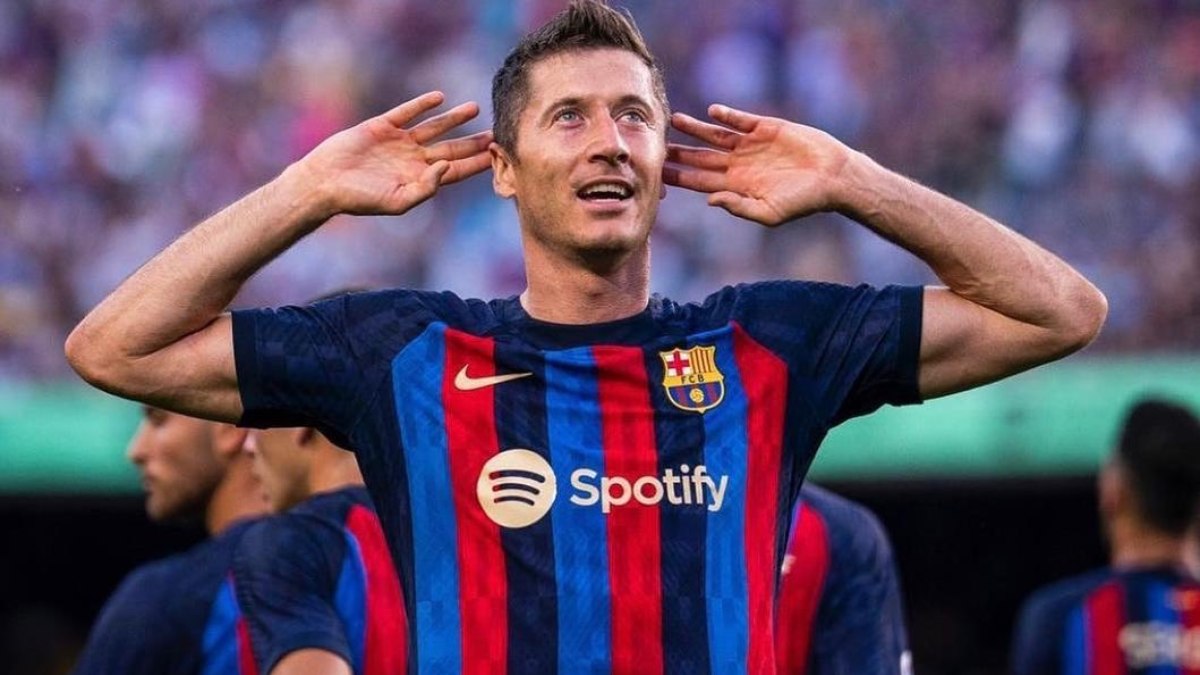 Lewandowski jogará a Europa League com o Barcelona