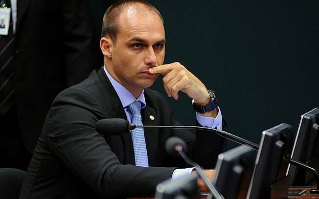 Declaração do filho de Bolsonaro sobre fechar o Supremo Tribunal Federal viralizou no fim de semana