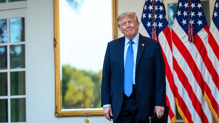 Trump surpreende e aparece com novo visual; veja foto