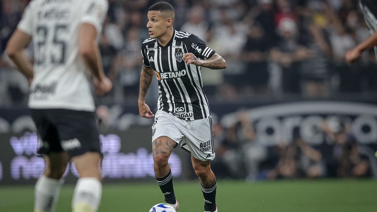 Guilherme Arana, do Galo, tem casa invadida por ladrões em BH
