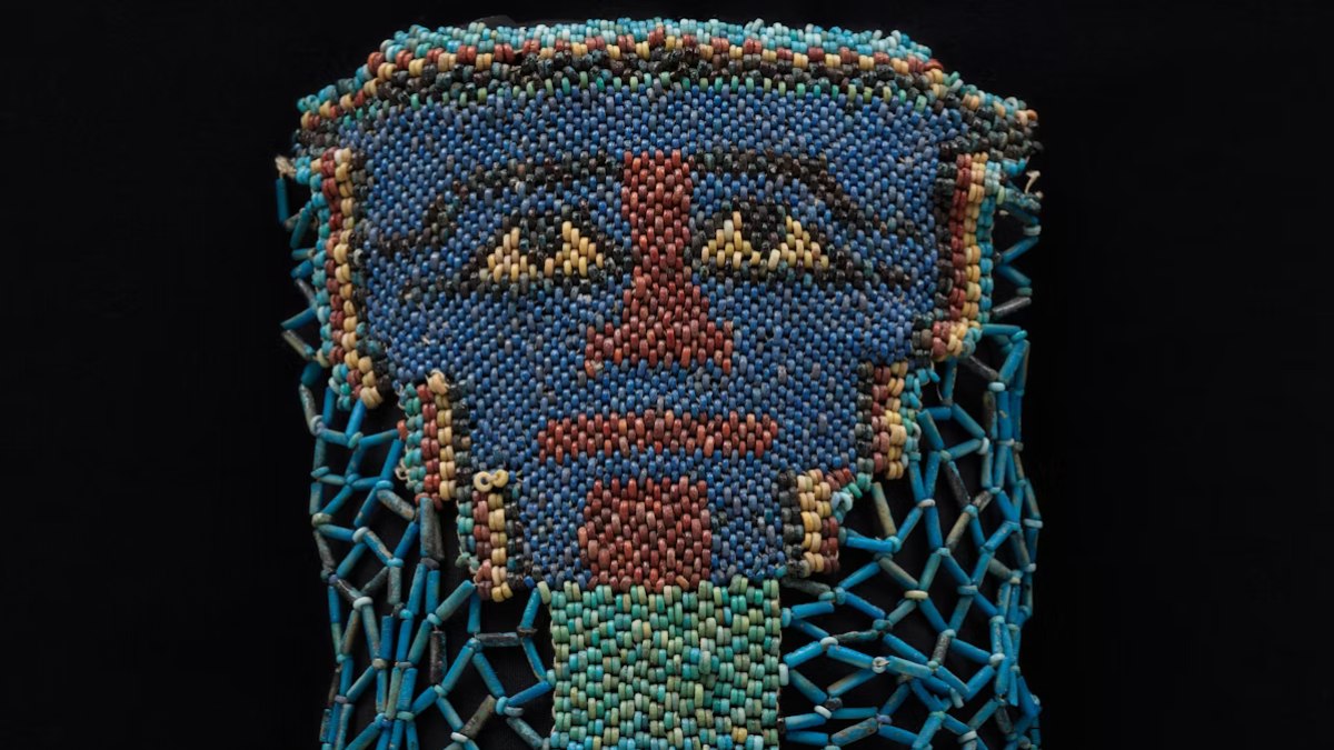 Véu de 2.500 anos era usado em enterros e imitava deus egípcio