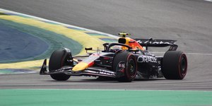 Red Bull troca motor e Verstappen vai largar dos boxes