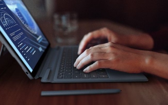 Dell lança Latitude 7350 com teclado destacável e webcam HDR
