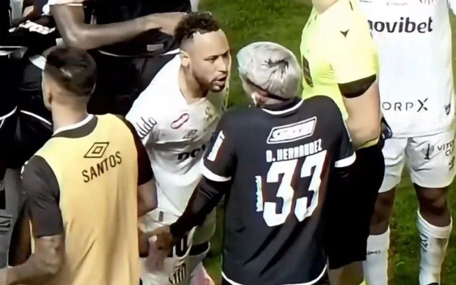 Neymar troca farpas com Diego Hernández, meia do Remo