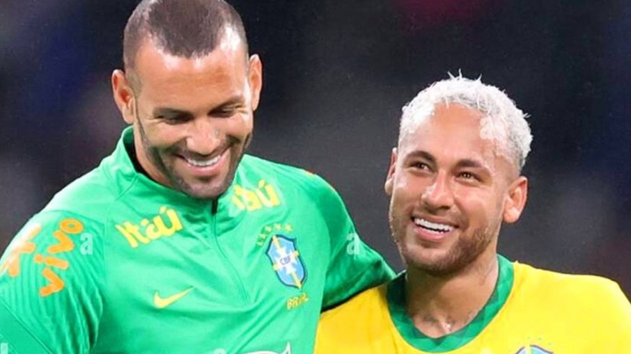 Weverton e Neymar conquistaram a medalha de ouro do futebol masculino, nas Olimpíadas de 2016. Weverton e Neymar conquistaram a medalha de ouro do futebol masculino, nas Olimpíadas de 2016.