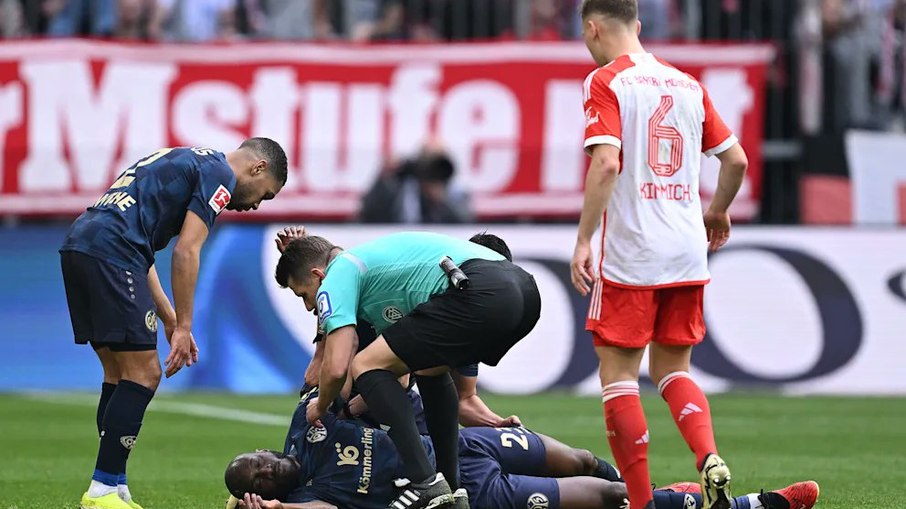 Árbitro Patrick Ittrich salvou a vida de jogador durante Bayern x Mainz