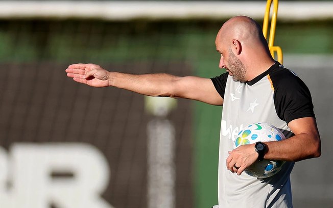 Franclim tem saída iminente do Botafogo