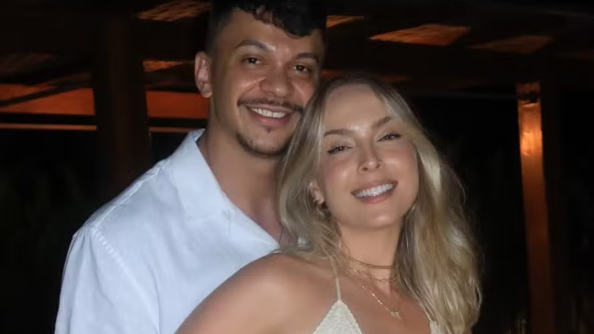 Tata e Júlio Cocielo retiram sobrenome de casados após término