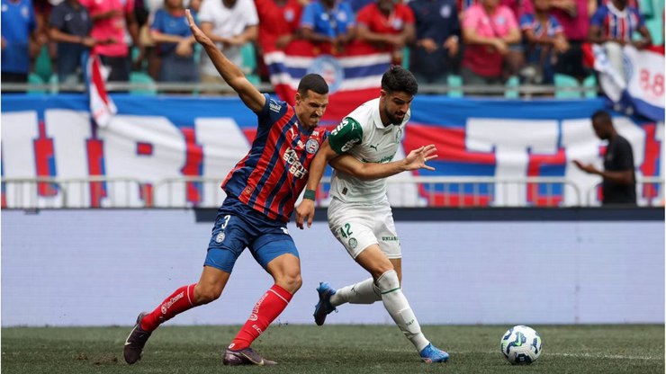 Gramado e lesões prejudicam Palmeiras, que é derrotado pelo Bahia