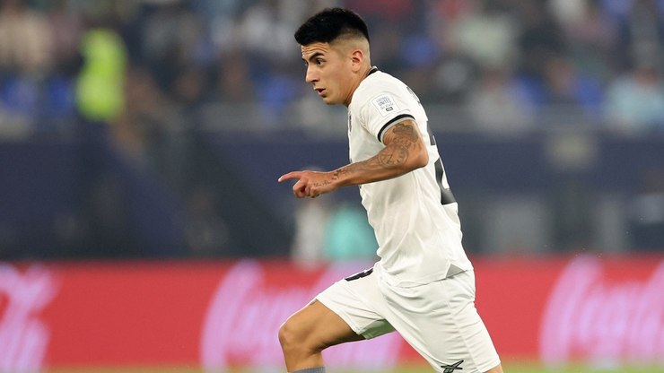 Como funciona o transfer ban que impede clubes de contratar