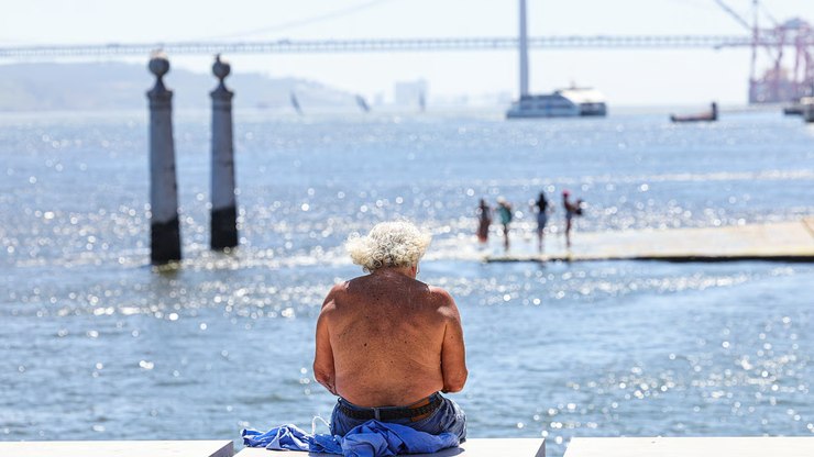 Calor extremo de até 45C faz Portugal decretar estado de alerta