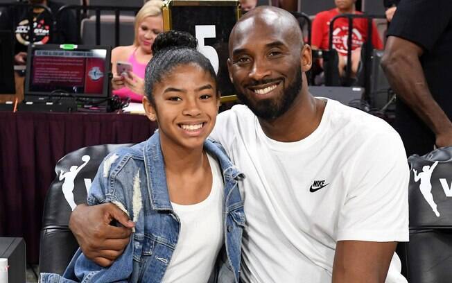 Kobe Bryant ao lado da filha, Gianna