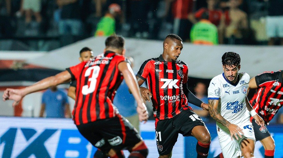 Vitória derrotou Bahia pelo Brasileiro Vitória derrotou Bahia pelo Brasileiro
