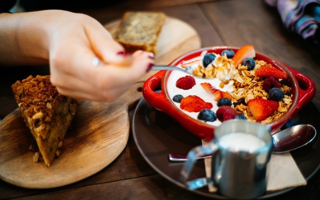 Como a liberação emocional pode ajudar com desafios na alimentação