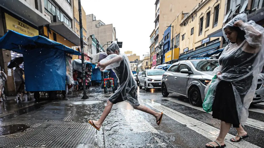 Oito cidades de SP ultrapassam 50 mm de chuva nas últimas 24h Oito cidades de SP ultrapassam 50 mm de chuva nas últimas 24h