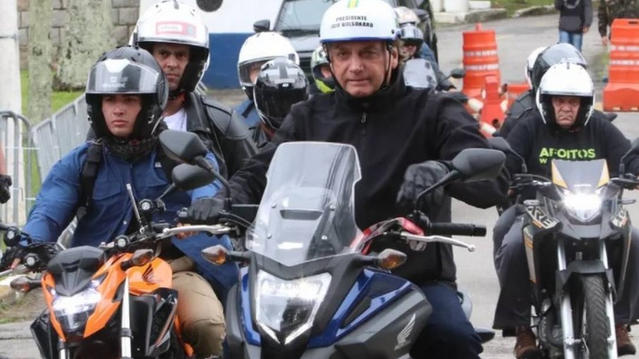  Bolsonaro participa de motociata em Juiz de Fora