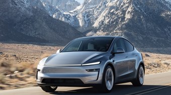 Tesla%20lan%C3%A7a%20modelo%20de%20entrada%20e%20tenta%20reverter%20crise