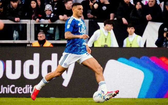 Diego Carlos em ação pelo clube turco