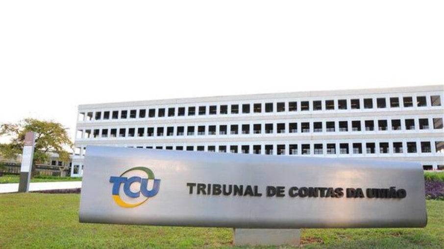 TCU sugere aprovação de contas, mas critica emendas de relator 