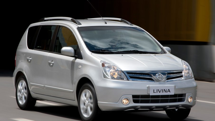 Nissan Grand Livina traz sete lugares por praticamente metade de um Fiat Argo