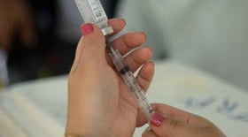 Brasil não atingiu 50% do público-alvo vacinado 