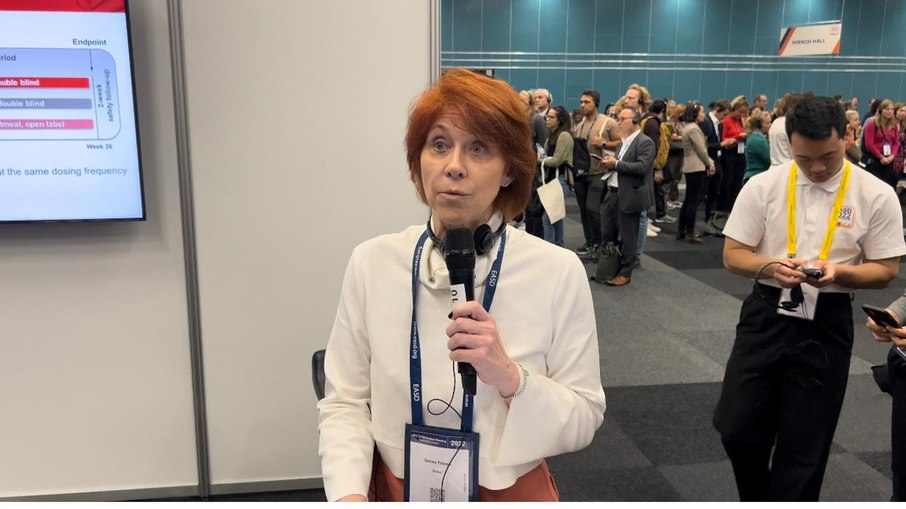 A endocrinologista Denise Franco durante apresentação no EASD