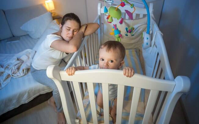 Dilemas da mãe de primeira viagem: picos de crescimento podem mexer com os ciclos de sono do bebê