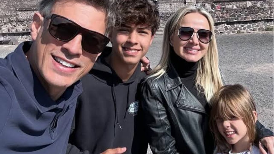 Eliana, filhos e marido