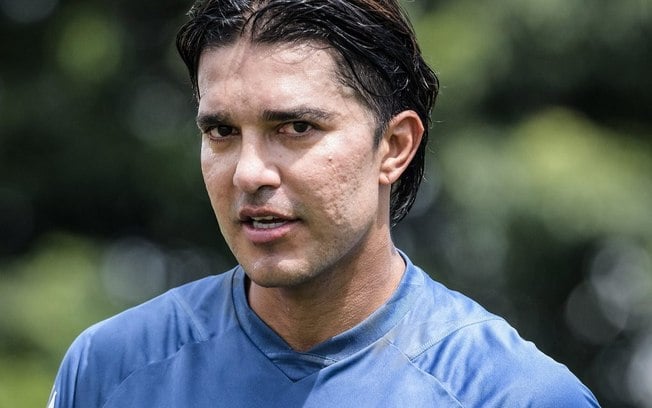 Marcelo Moreno treina pela primeira vez em campo no Cruzeiro