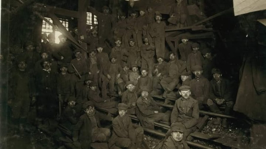 Meninos quebradores de carvão em uma mina de carvão, South Pittston, Pensilvânia - 1911