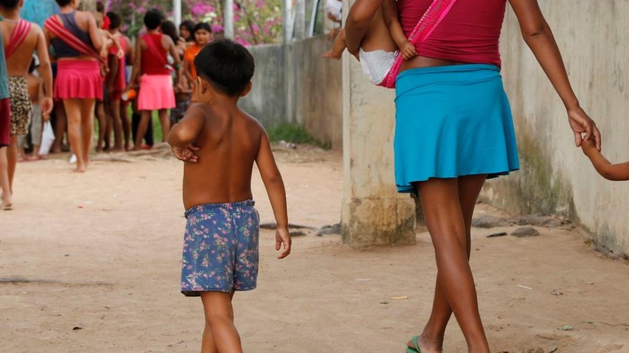 Yanomamis no hospital de camapanha localizado em Boa Vista (RR)