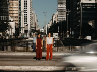 Helena Dias e Julia Ades, sócias da APOEMA
