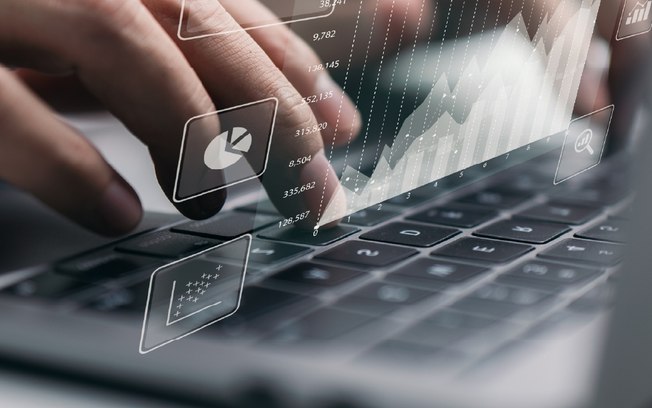 Trabalho híbrido: 74% já adotam modelo no mercado de CSC