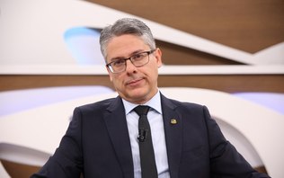 Relator da CPI detalha crime organizado em caso Master Relator da CPI detalha crime organizado em caso Master