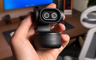 Primeira webcam PTZ 4K com IA e câmera dupla do mundo; compensa?
