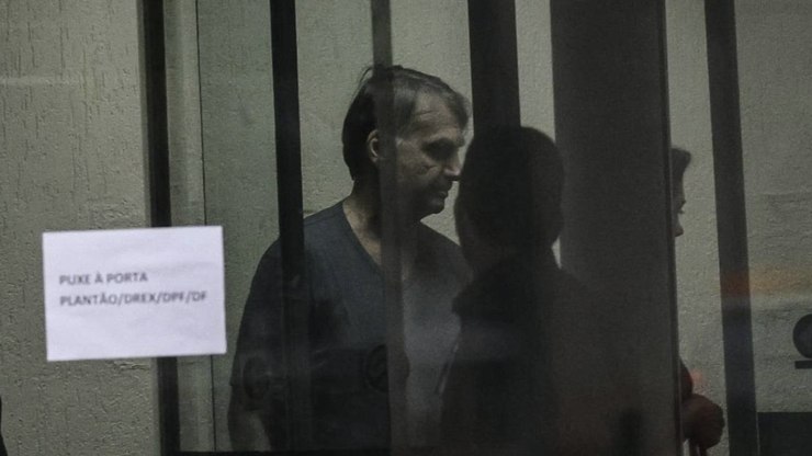 Defesa de Bolsonaro pede autorização para exame de ultrassom