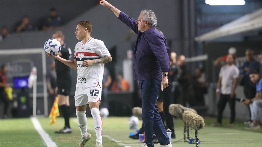 Maik foi o autor de um dos gols do São Paulo sobre o Inter de Abel Braga