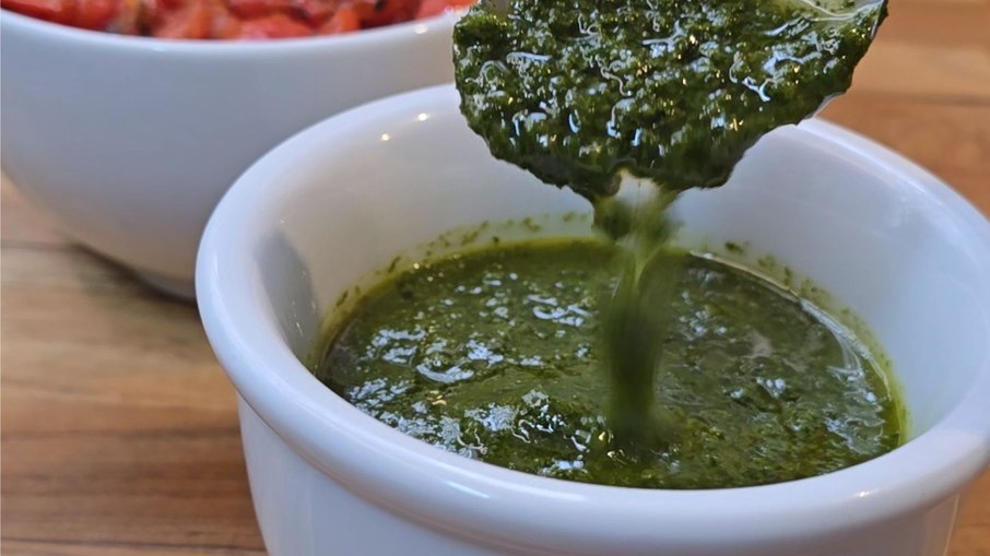 Pesto liso de manjericão Pesto liso de manjericão